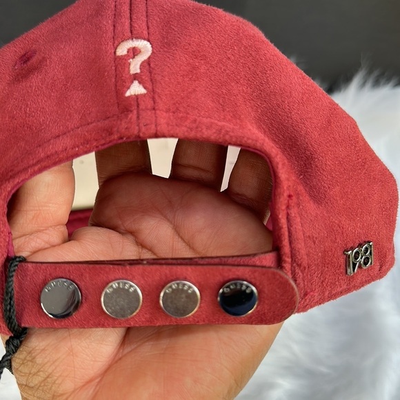 New Guess Faux Suede Embroidered Cap Red main image 9